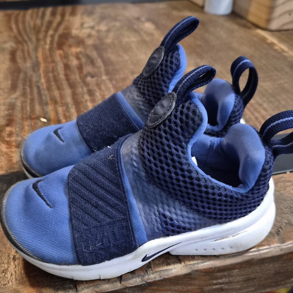 Nike Toddler Slip-On Sneakers